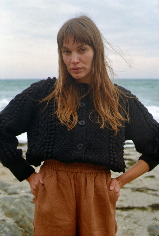 EWA cardigan / highland wool / black