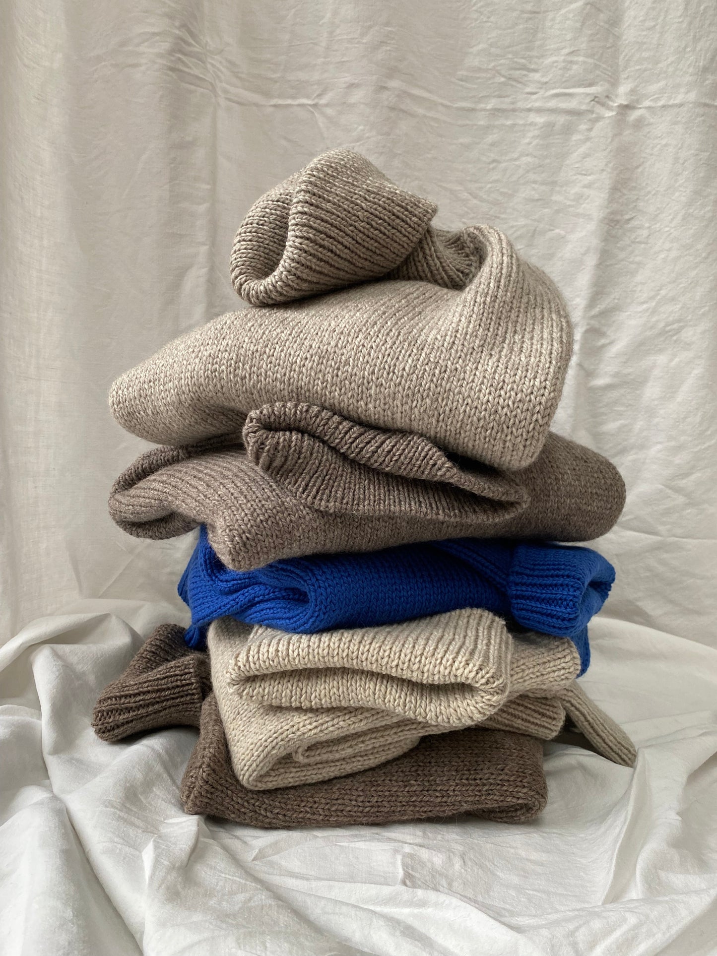 MINI NORA turtleneck / highland wool / rock salt