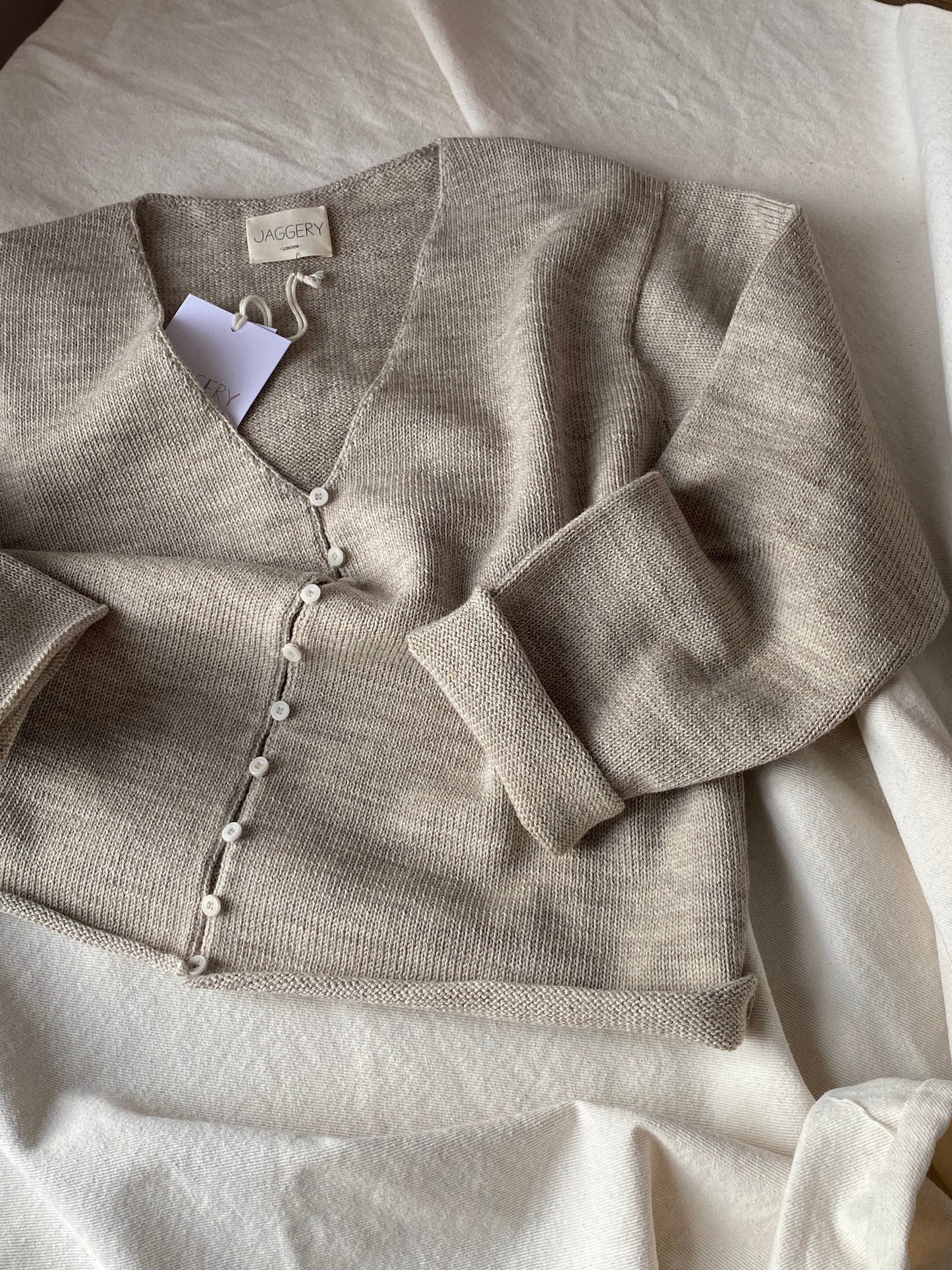 LUCA cardigan / highland wool / wild oat