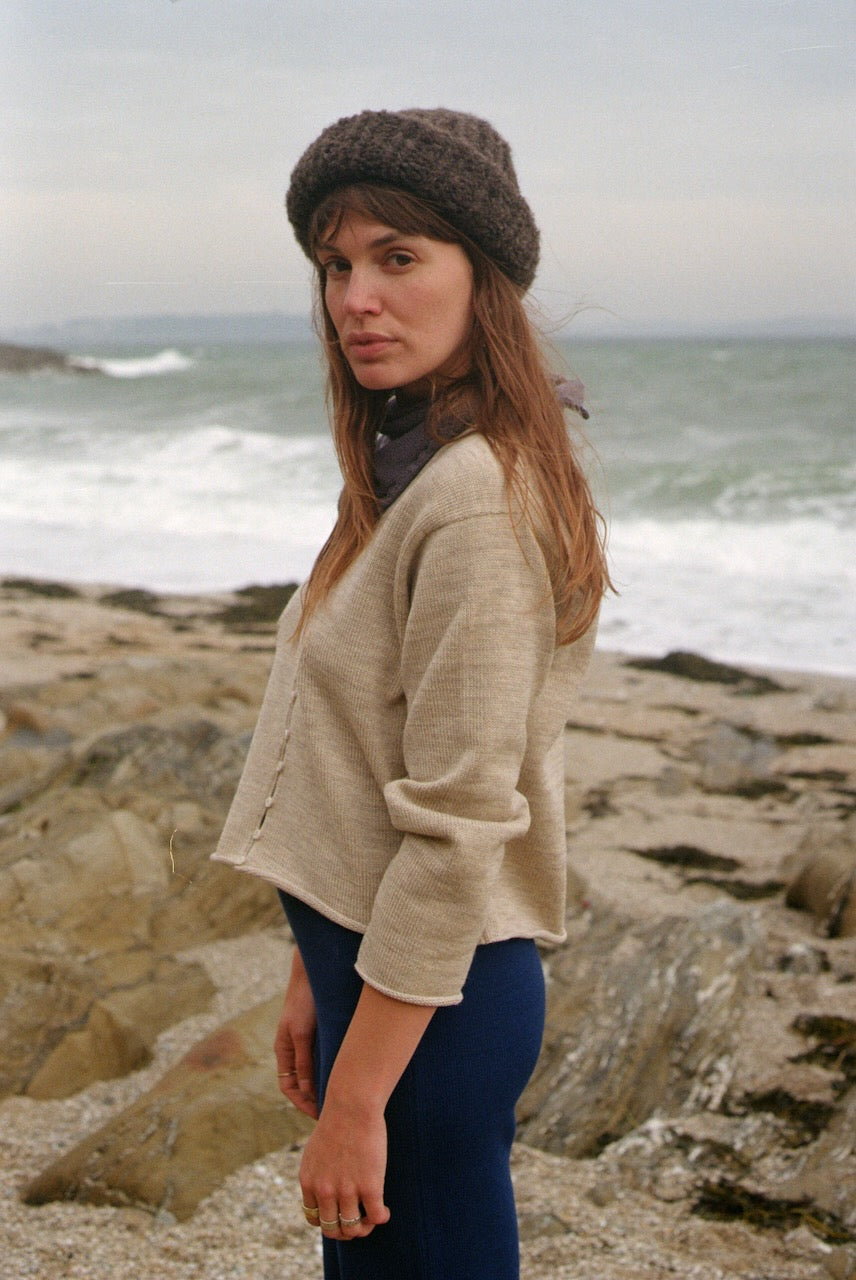 LUCA cardigan / highland wool / wild oat