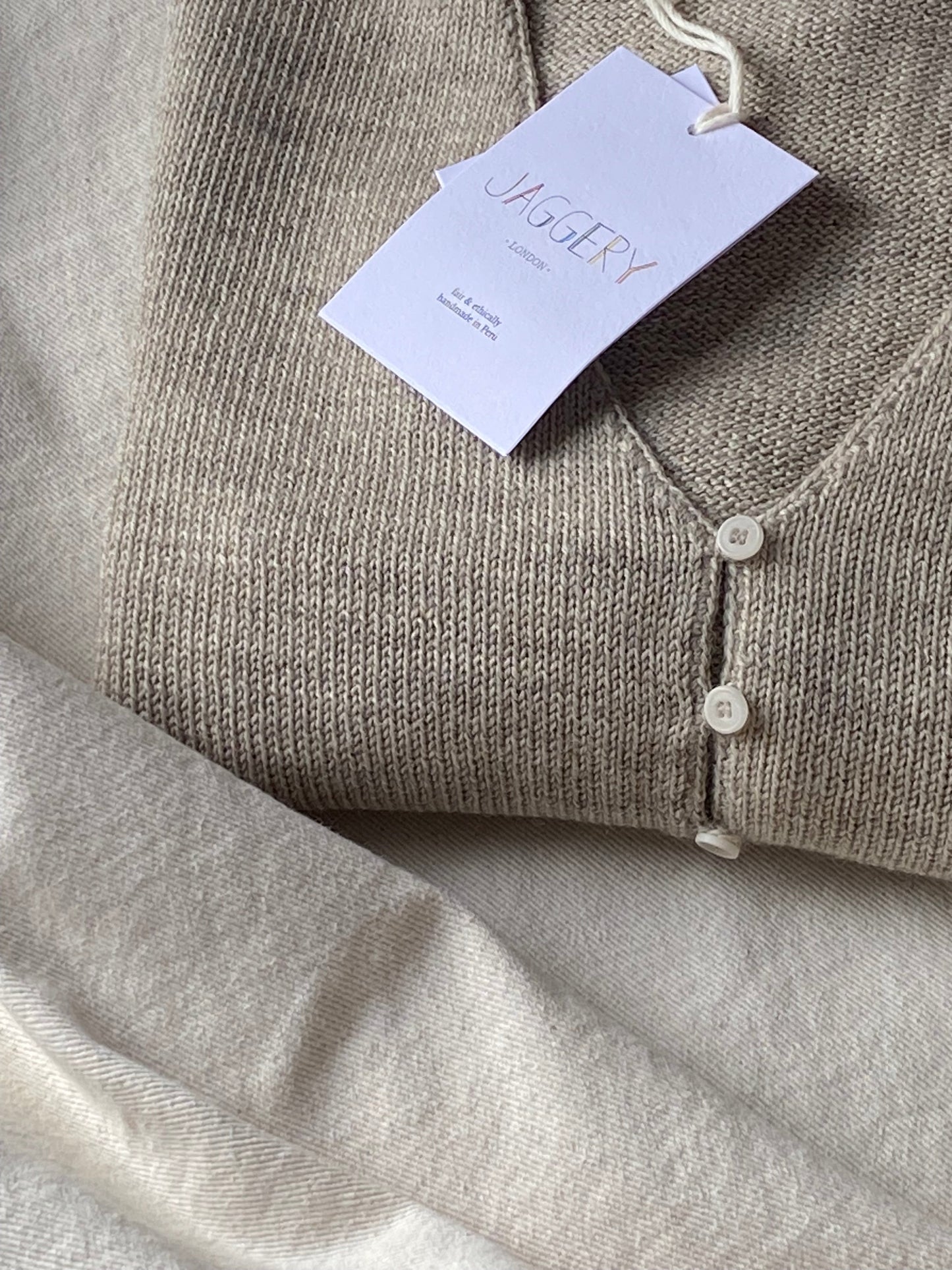 LUCA cardigan / highland wool / wild oat