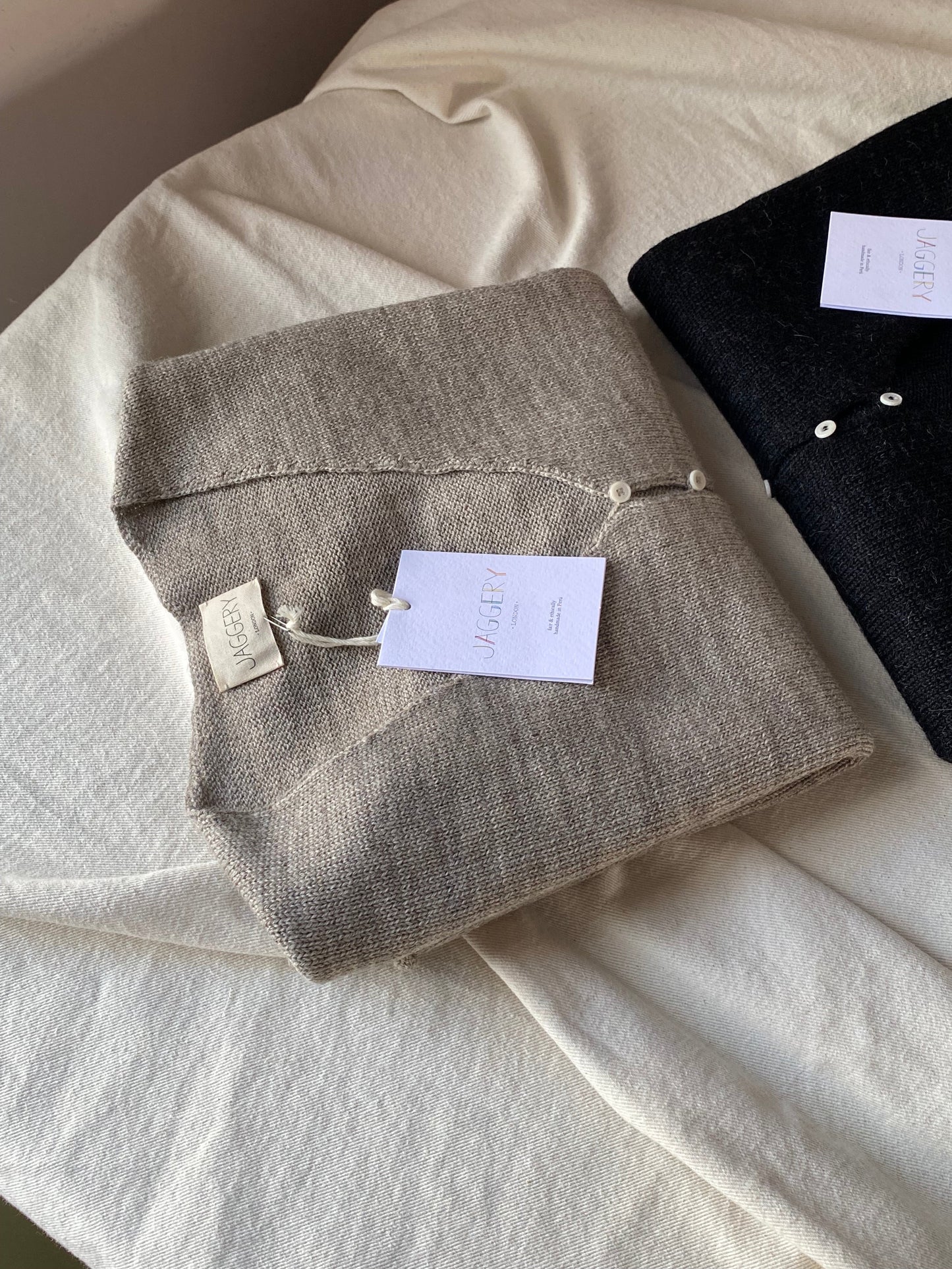 LUCA cardigan / highland wool / rock salt