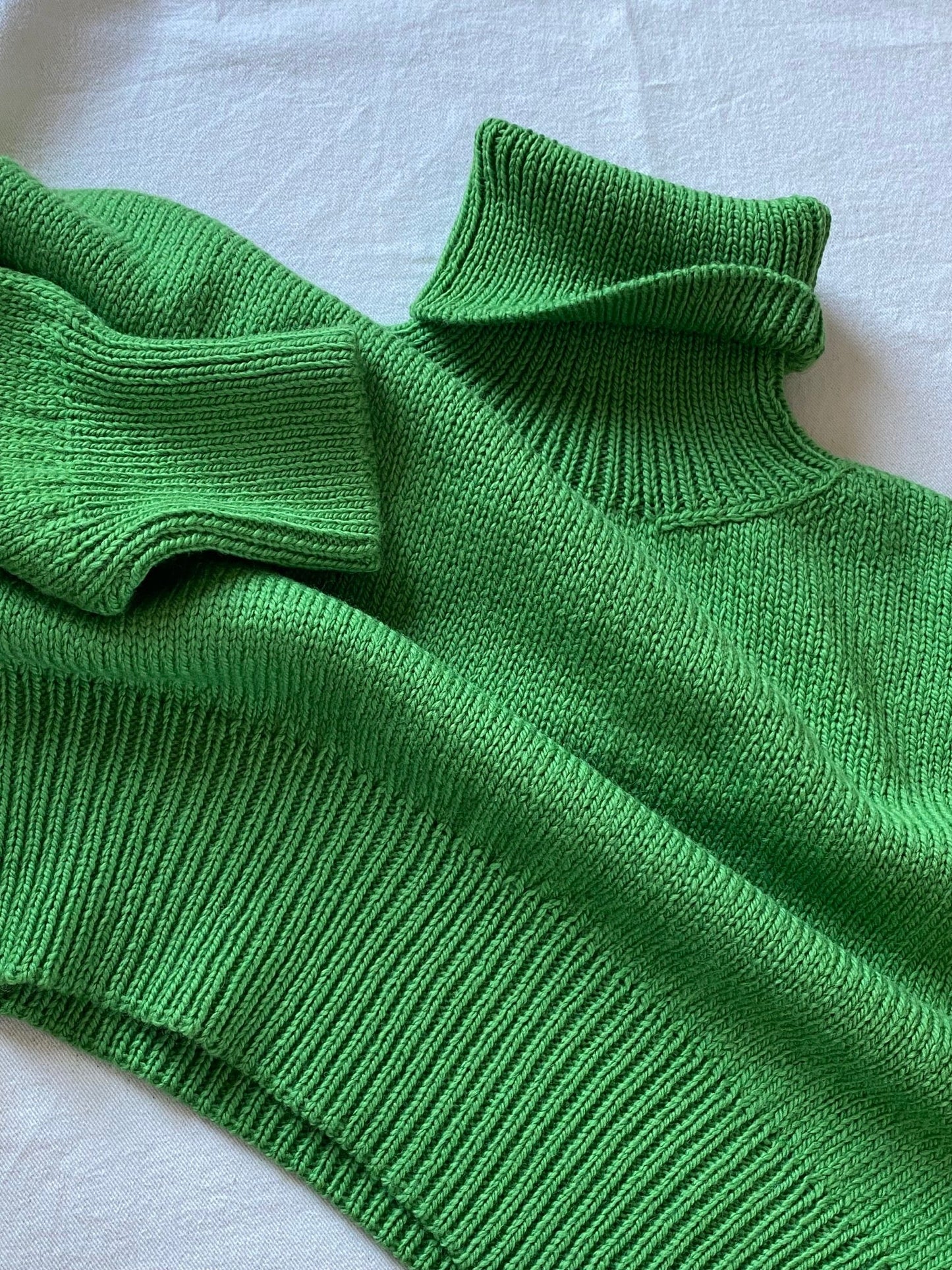 MINI NORA turtleneck / highland wool / lemongrass