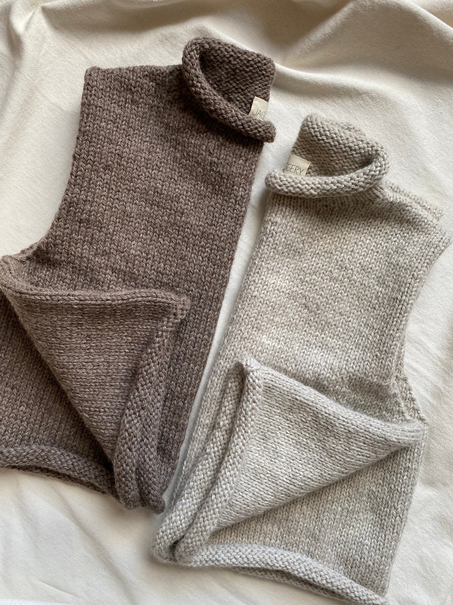 TINO vest / highland wool / wild oat