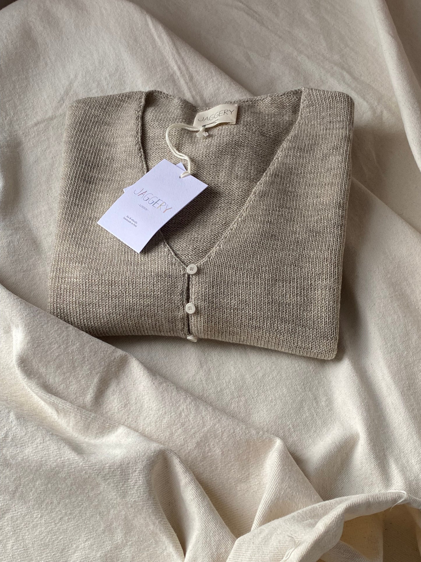 LUCA cardigan / highland wool / wild oat