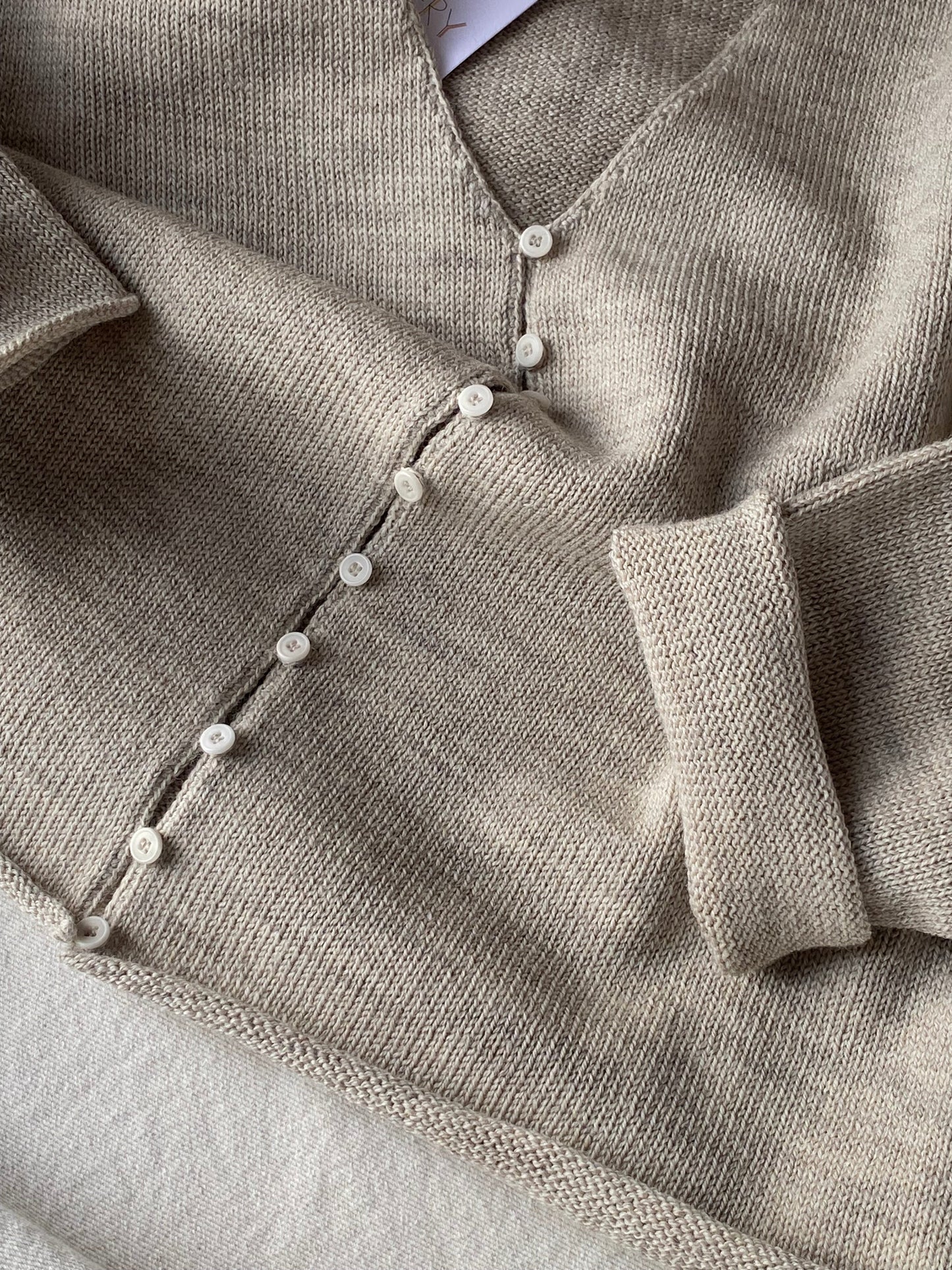 LUCA cardigan / highland wool / wild oat